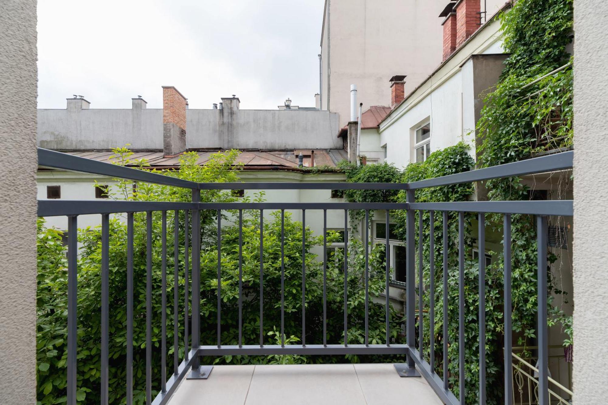 קרקוב One Bedroom Apartment With A Balcony - Dietla 109 Street מראה חיצוני תמונה